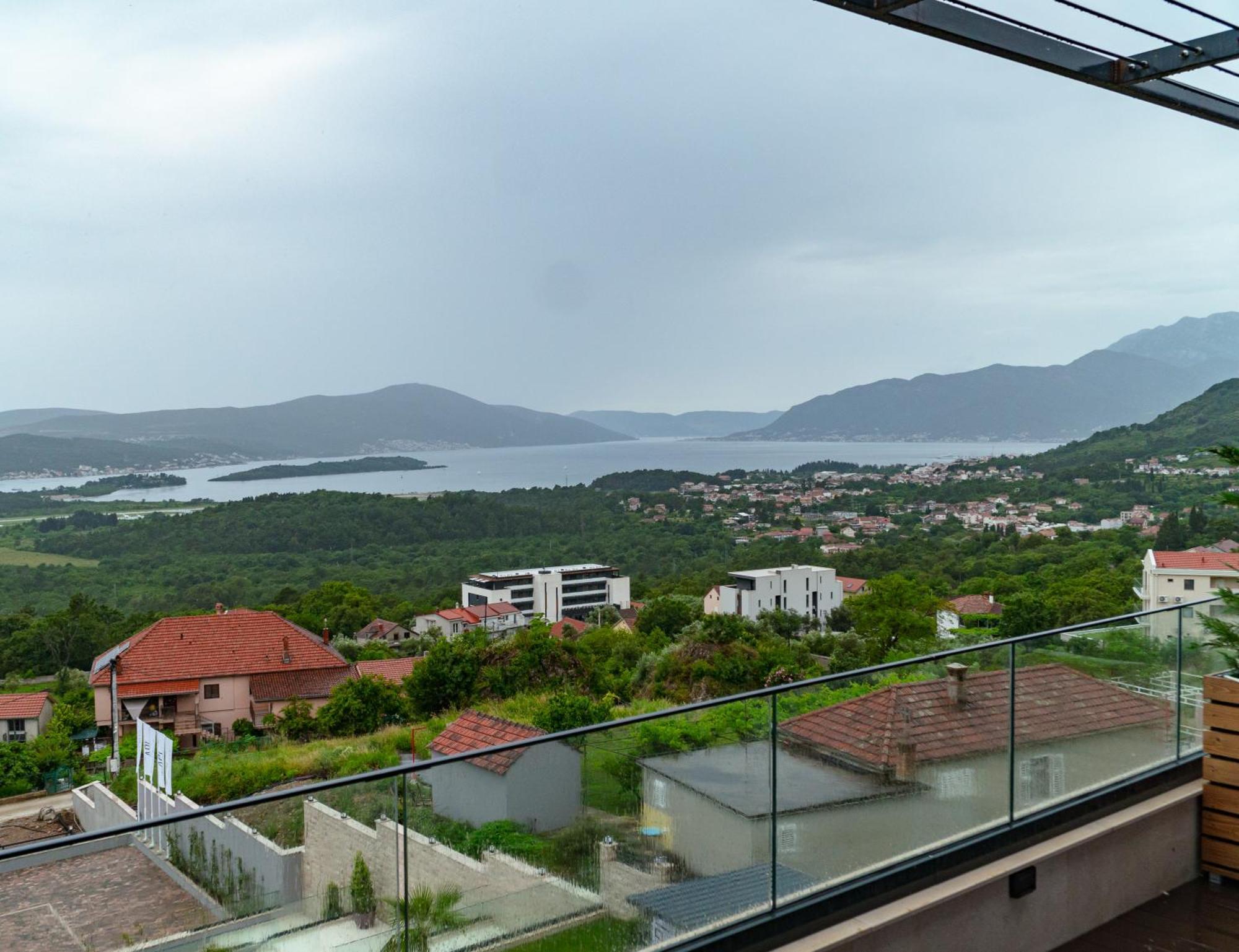 Royal Blue Resort & Residences Tivat Exteriér fotografie